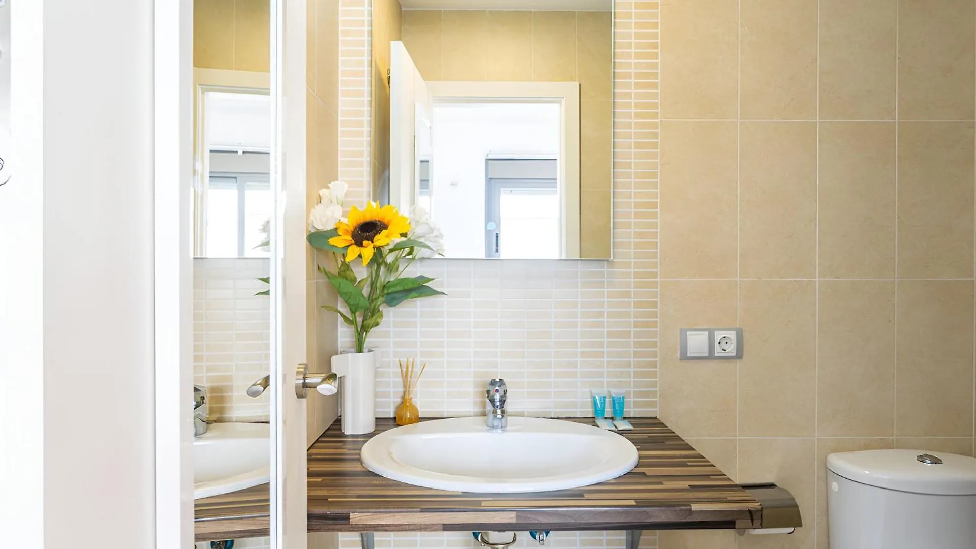 Suitehomes Dos Aceras Malaga Apartment